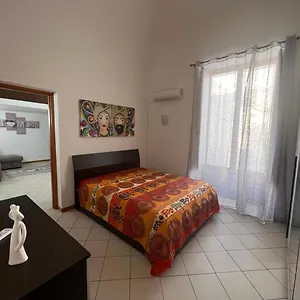 Casa Appartamento Aeroporto di Catania Fontana Rossa